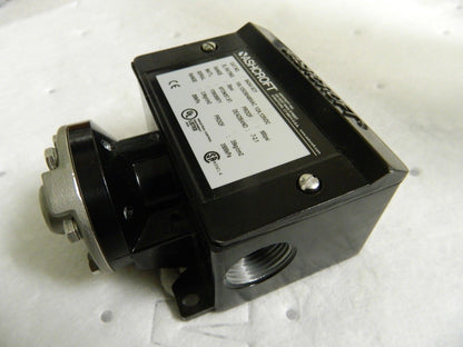 Ashcroft Watertight Single Setpoint Pressure Switch 1/4" Thread B424V30XCY