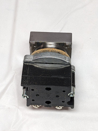 Eaton Cutler-Hammer Compact Pushbutton Indicating Light 28V/120V E30BS
