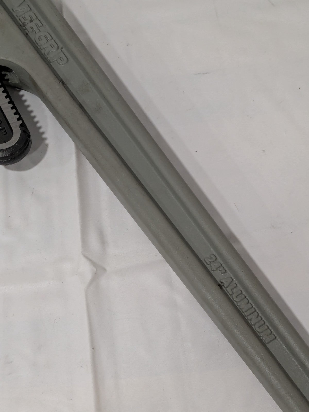 Irwin Straight Pipe Wrench: 3" Jaw Capacity, 24" OAL, Aluminum 2074124