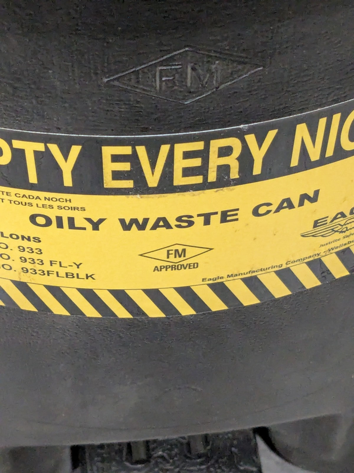 Eagle 6 Gallon Capacity, HDPE Waste Can with Foot Lever 933FLBLK