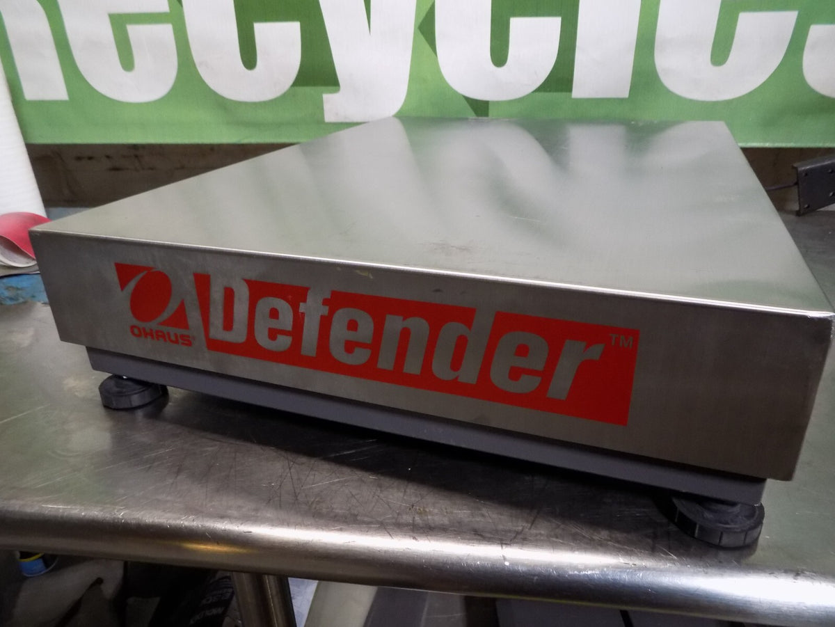 Ohaus Defender Series Bench Scale 300 lb Capacity D31P150BX Damaged
