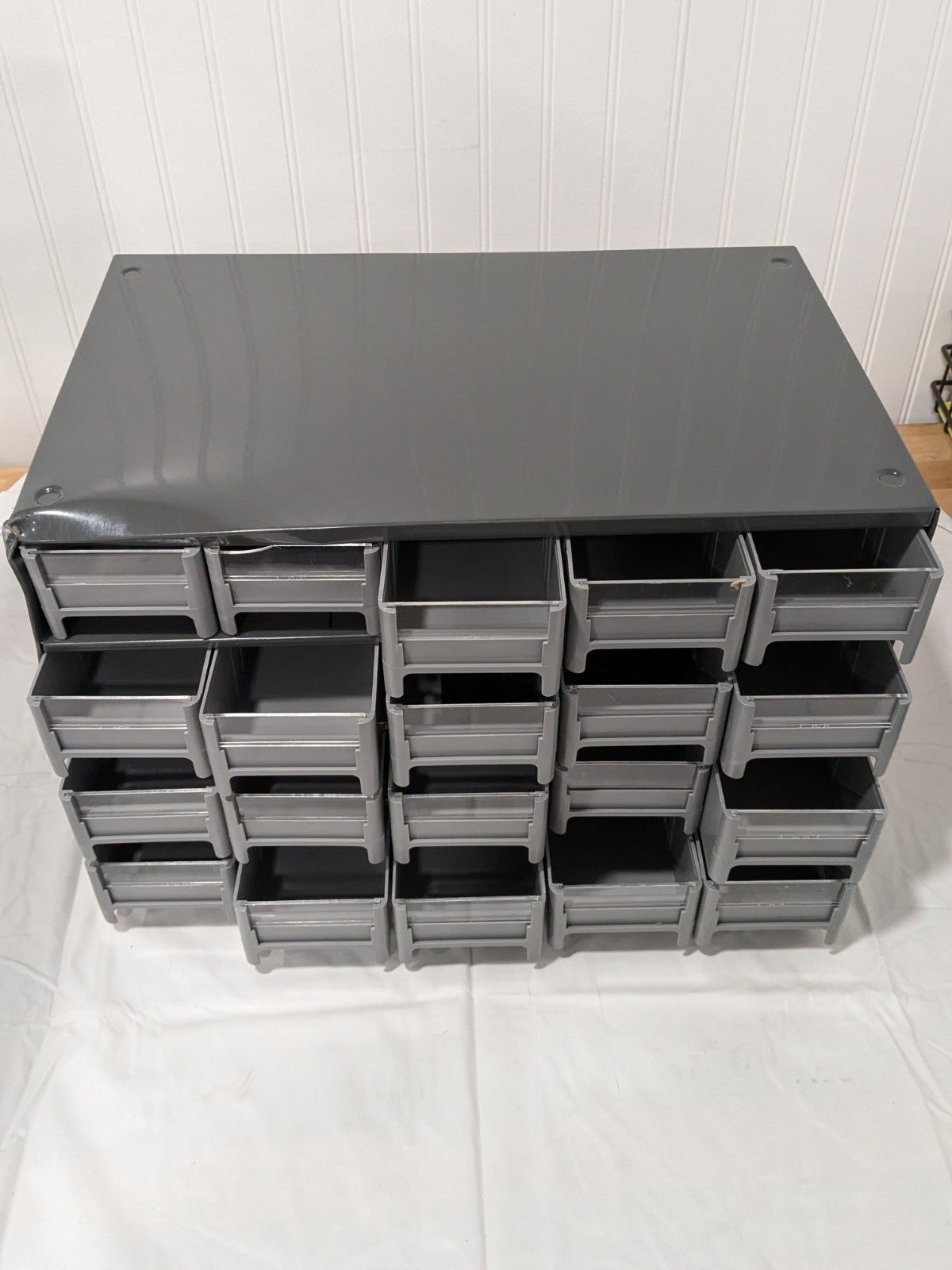 Akro-Mils 20 Drawer, Small Parts Modular Steel Frame Storage Cabinet 19320