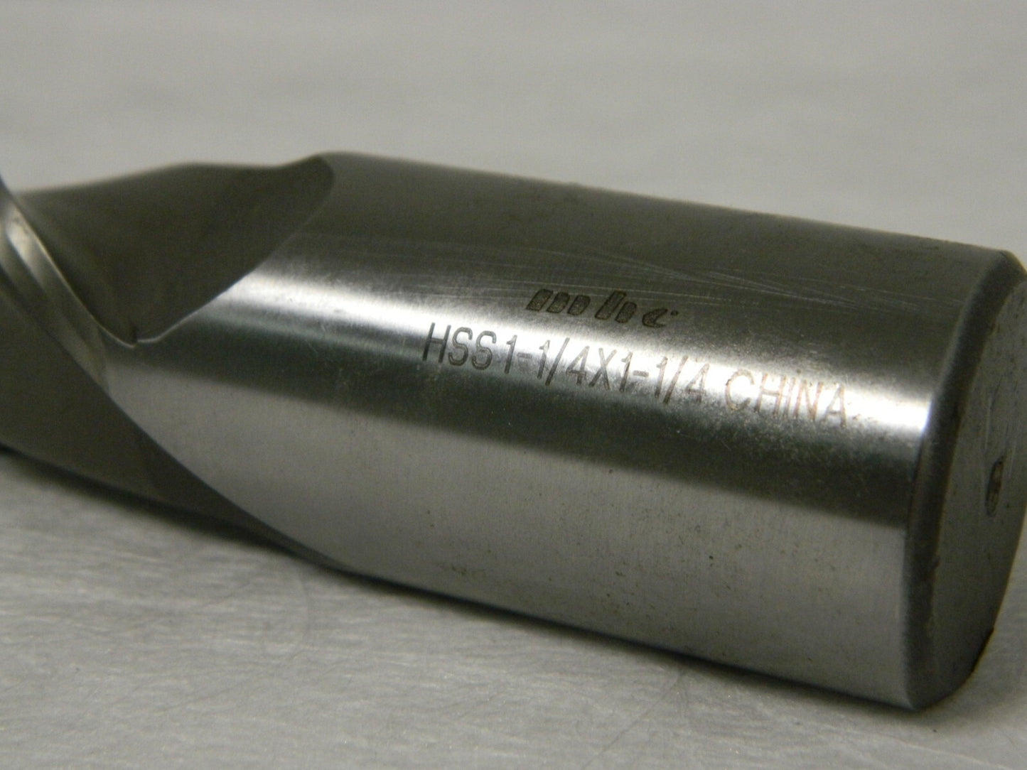 MHC HSS Square End Mill 1-1/4" 4" LOC 1-1/4" Shank Diam 6-1/2" OAL 2 FL 01901743