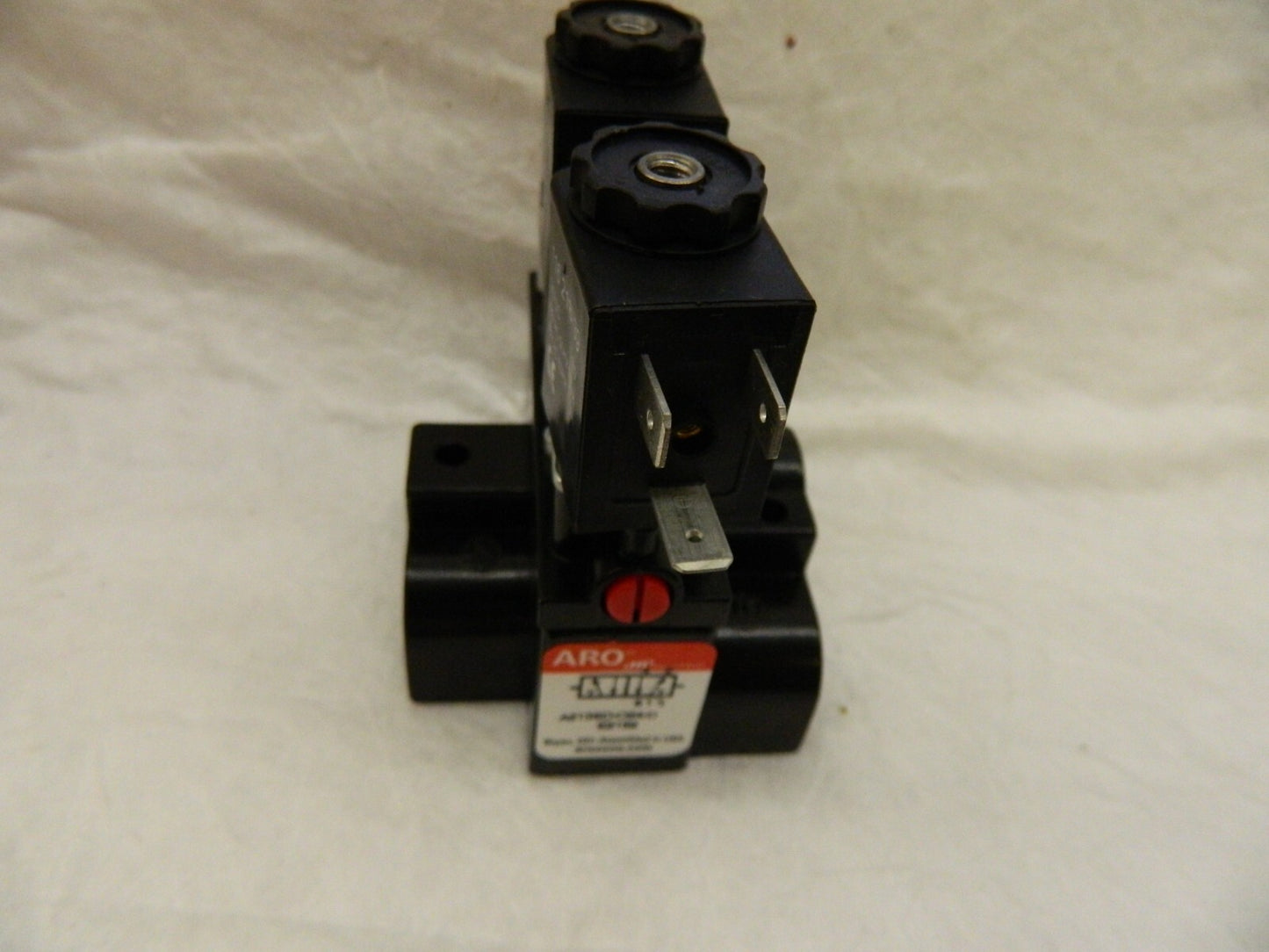 ARO/INGERSOLL-RAND 3/8"x 3/8" Outlet Body Ported Solenoid Air Valve A213SD-024-D