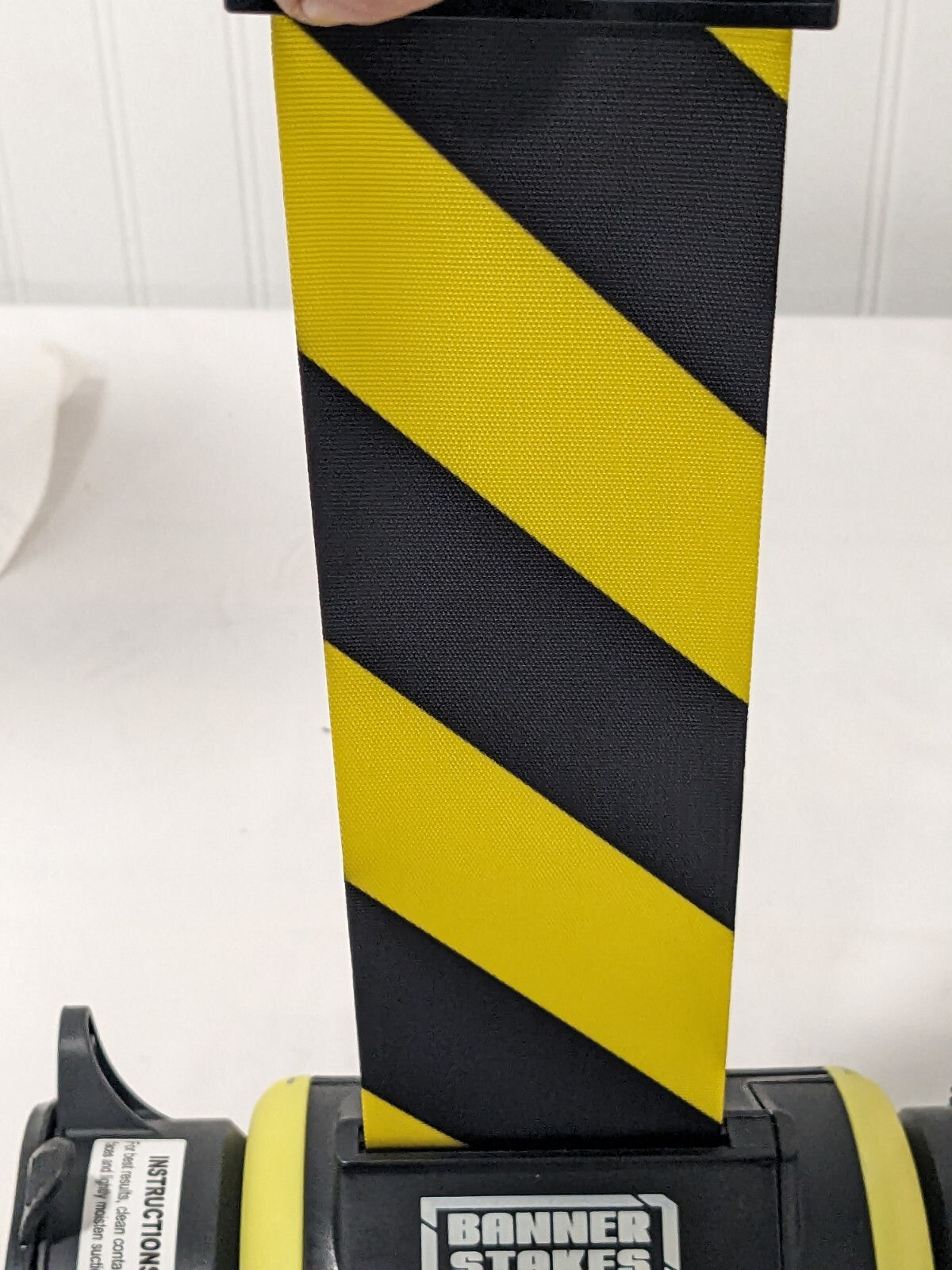 BANNER STAKES Magnetic Wall Mount Retractable Belt Barrier 30' Belt MH5007
