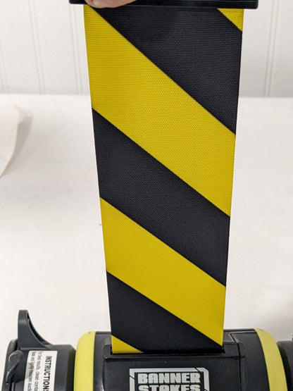 BANNER STAKES Magnetic Wall Mount Retractable Belt Barrier 30' Belt MH5007