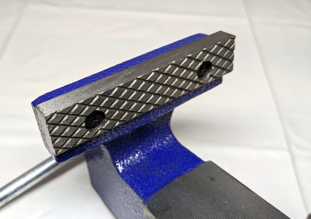 WILTON  4" Bench Vise   4" Jaw Width & Opening  11104