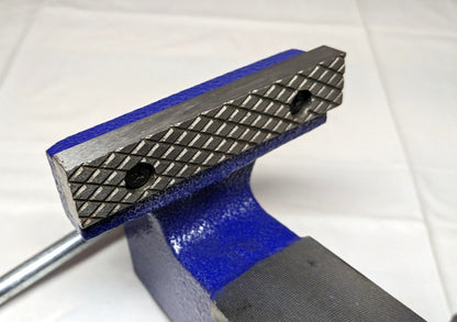 WILTON  4" Bench Vise   4" Jaw Width & Opening  11104