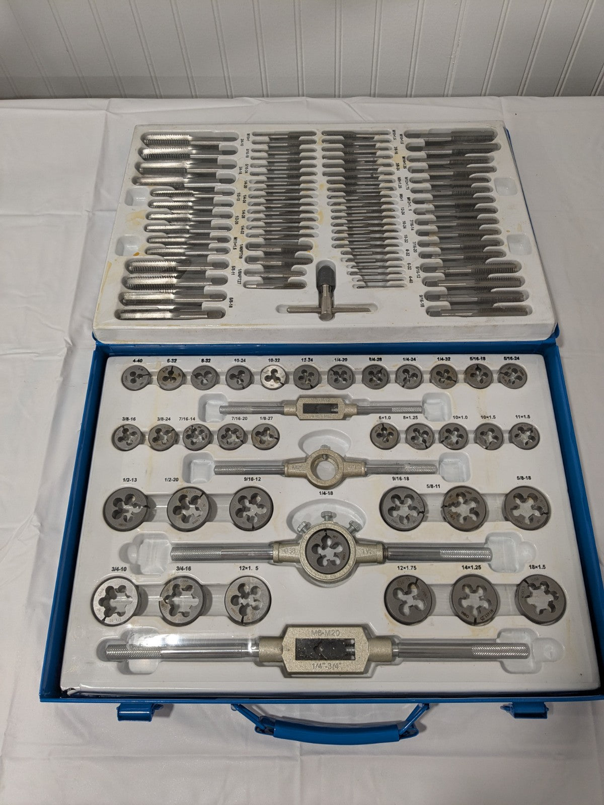 110 Piece Tap & Die Set #4-40 to 3/4-16 Taps NPT, UNC & UNF 03959137