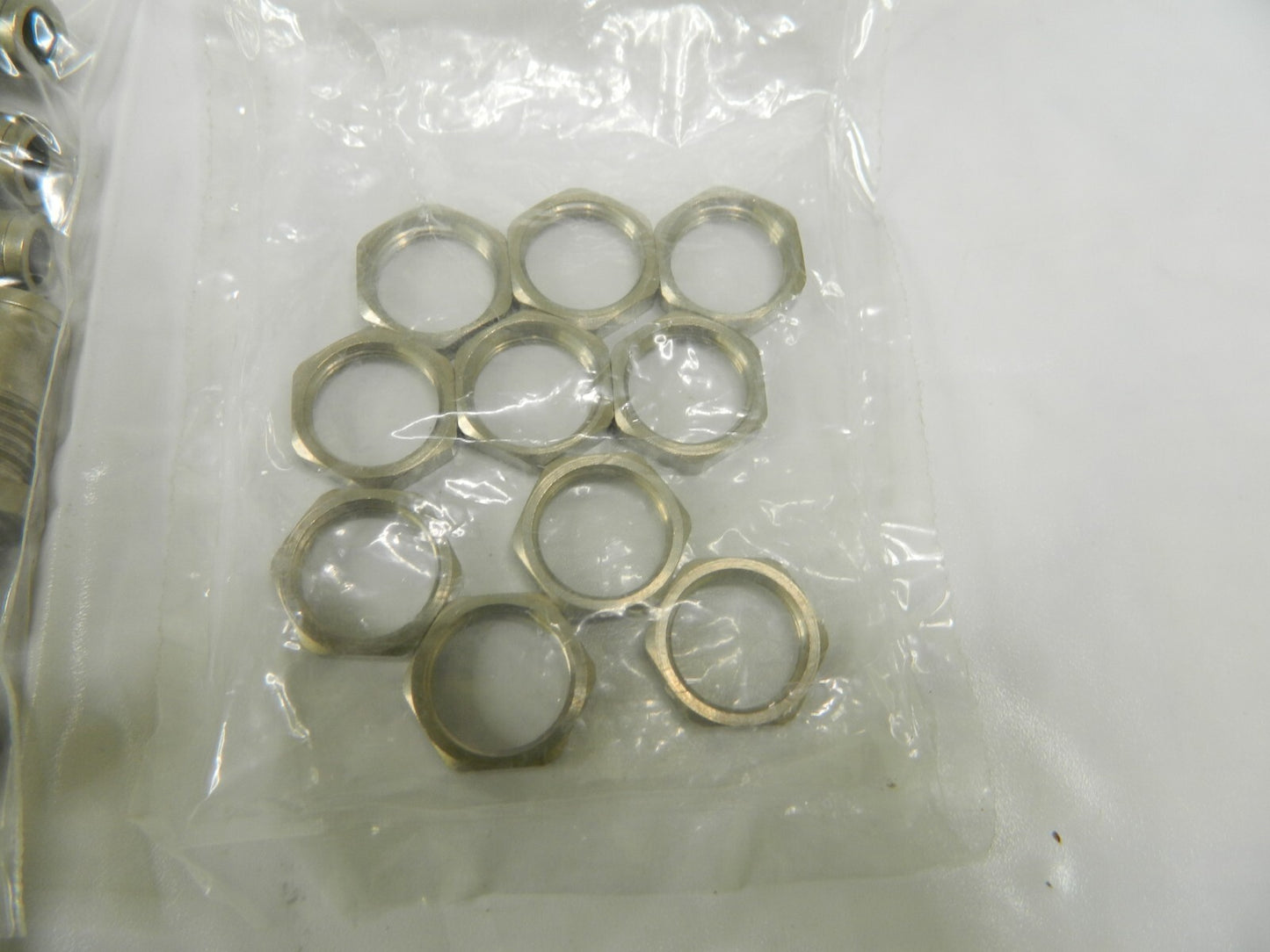 Parker Push-To-Connect Tube to Tube Fitting Bulkhead,  1/4" OD Qty 10 3616 56 00