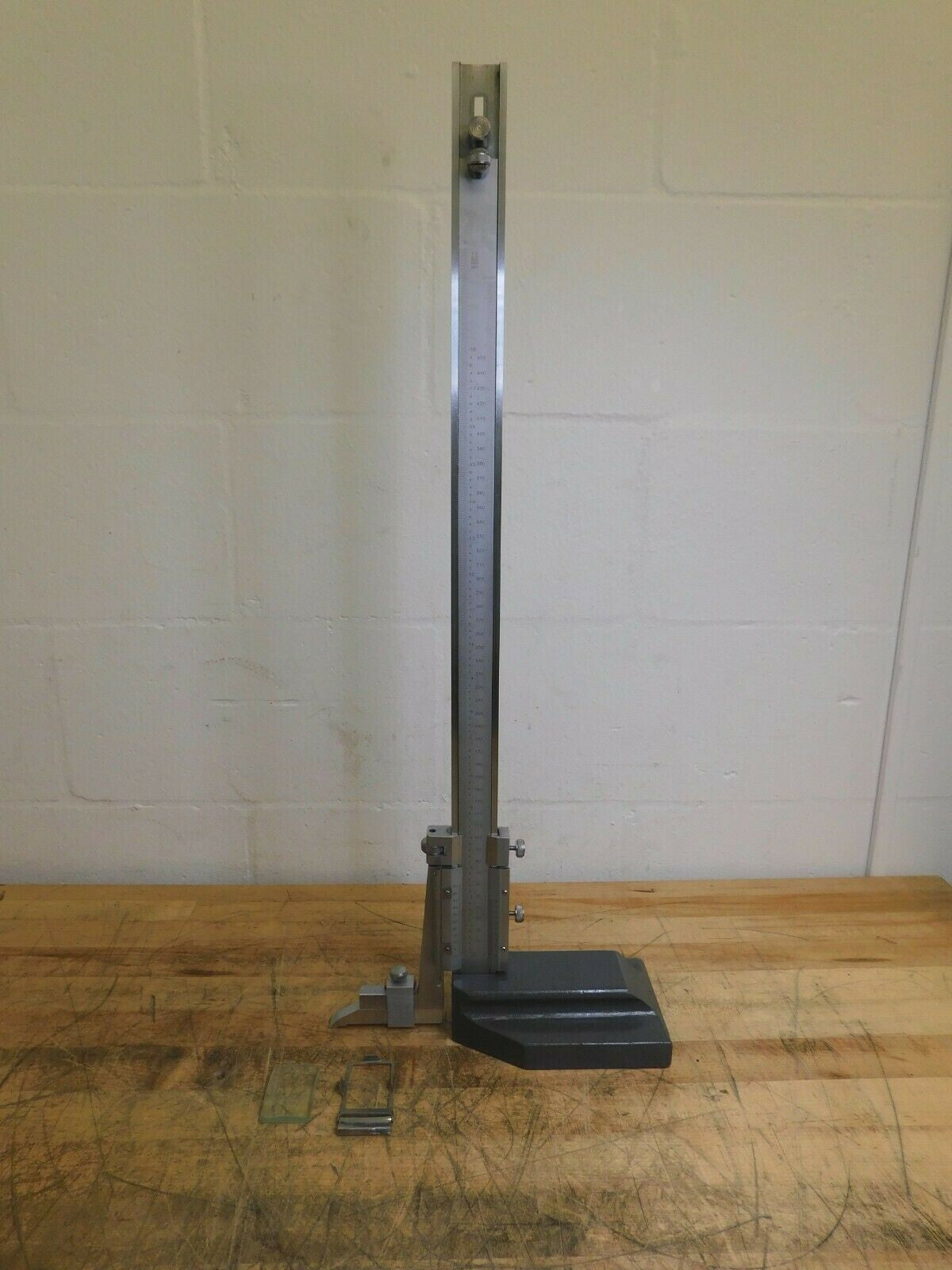 Pro-Grade Vernier Height Gage 0 to 18" Measurement 0.001" Graduation 6