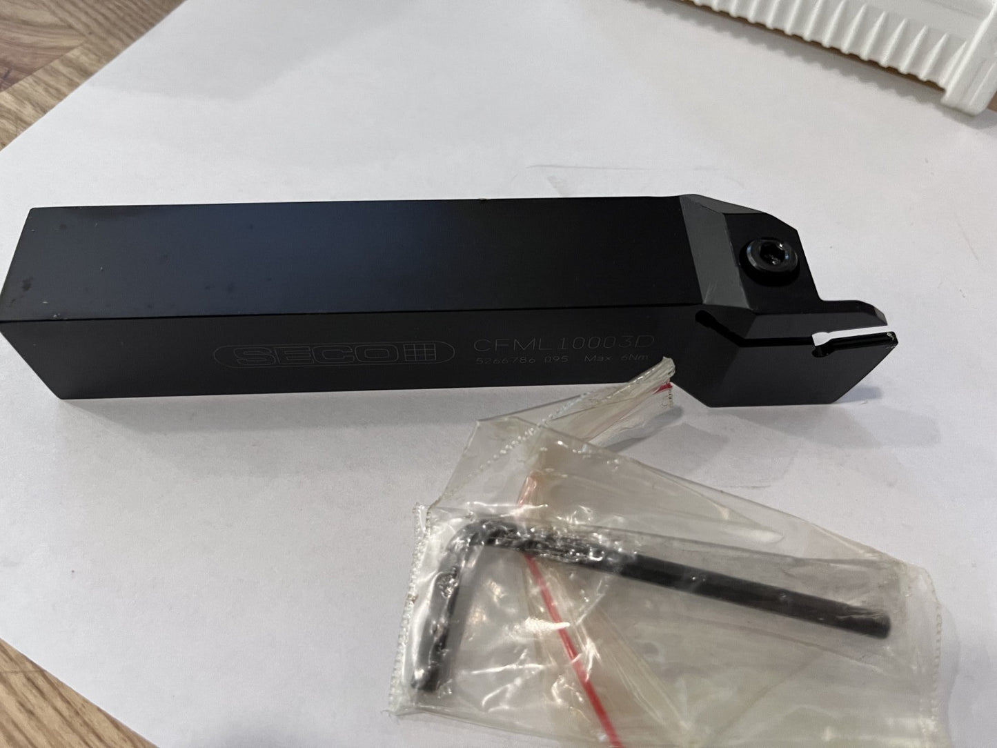Seco Indexable Turning Toolholder: CFML10003D, 90.0 deg Lead Angle, Clamp