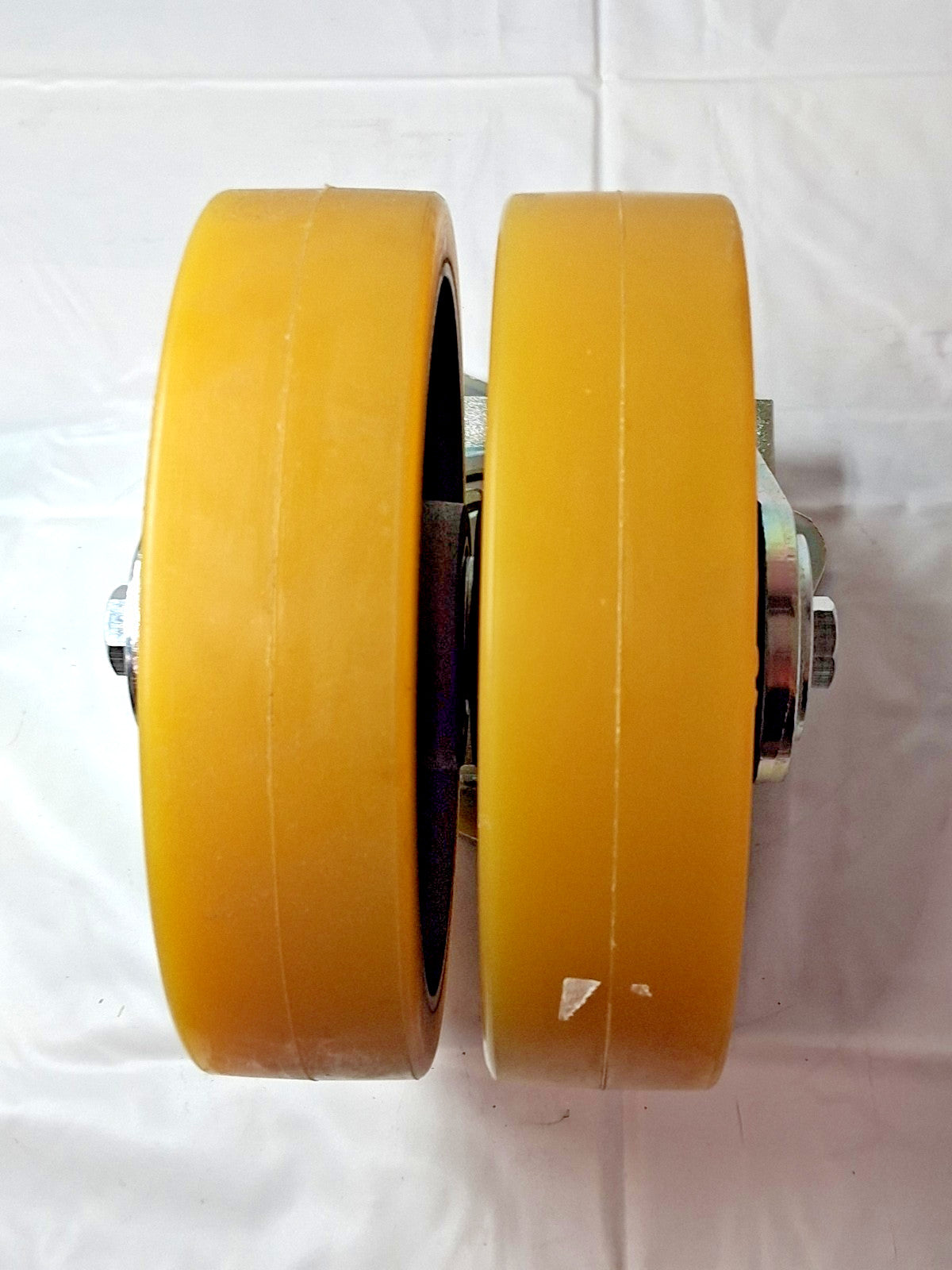 Blickle Extrathane Polyurethane Heavy Duty Twin Wheel Swivel Plate Caster 1646