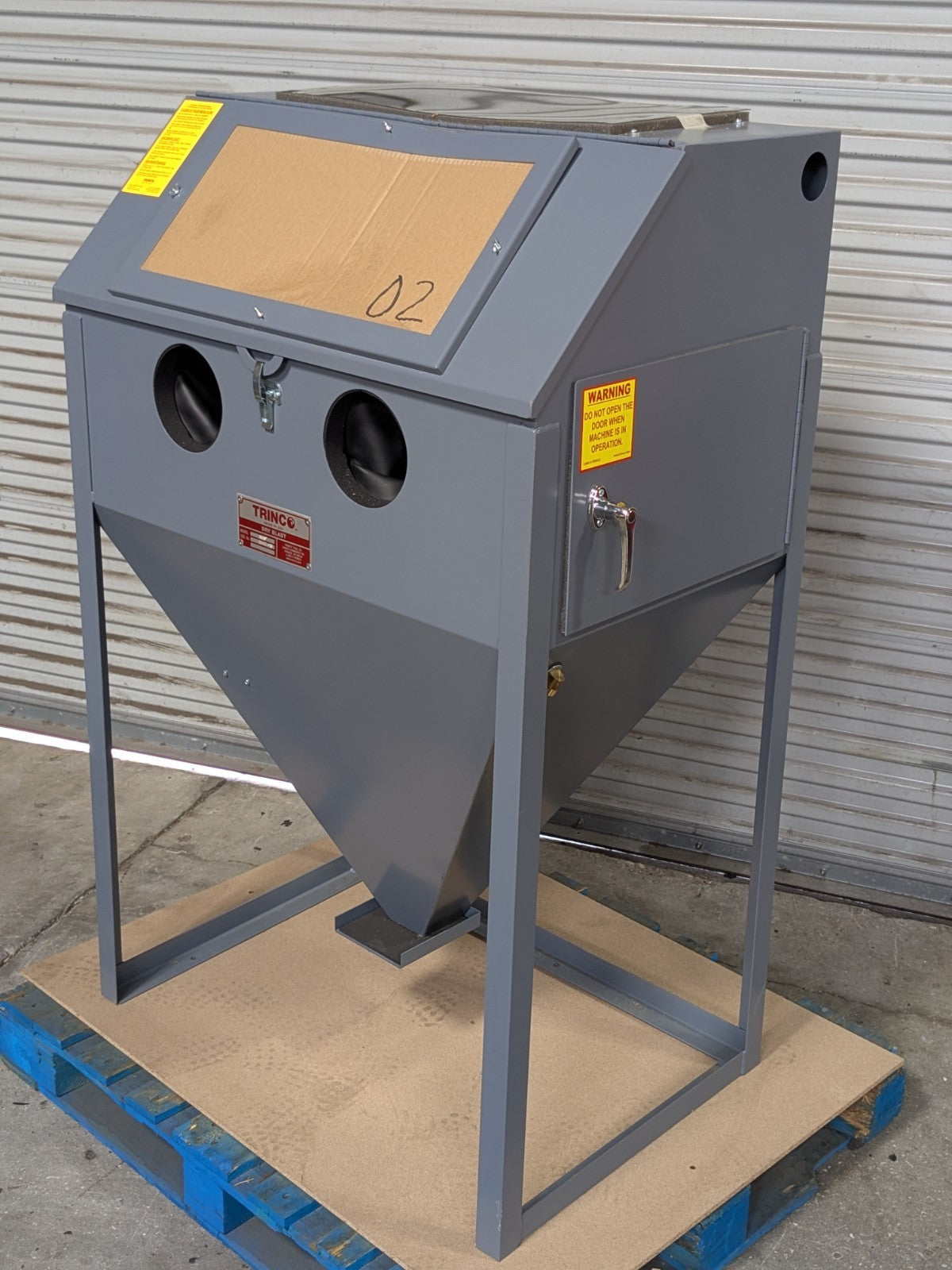 Trinco Model 36 Sandblast Cabinet w/ Dust Collector 36" x 24" x 23" Workspace