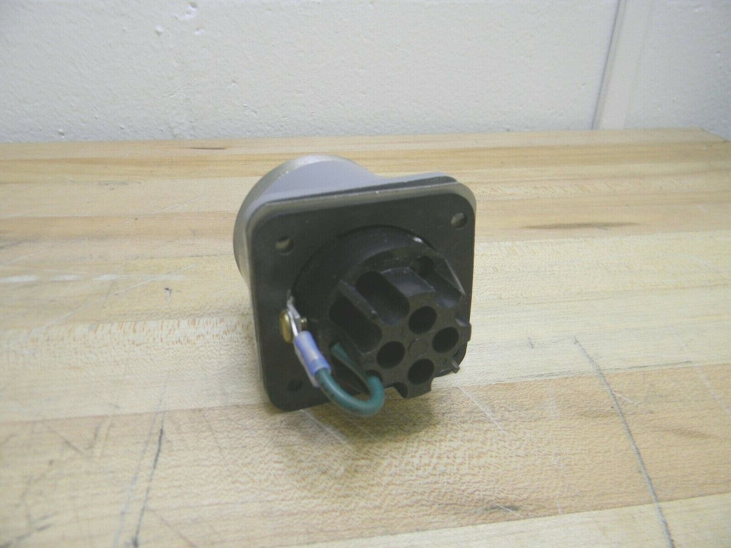 Russell Stoll Control Circuit Female Connector 600VAC 250VDC 5P 6W 20A SKWC6G