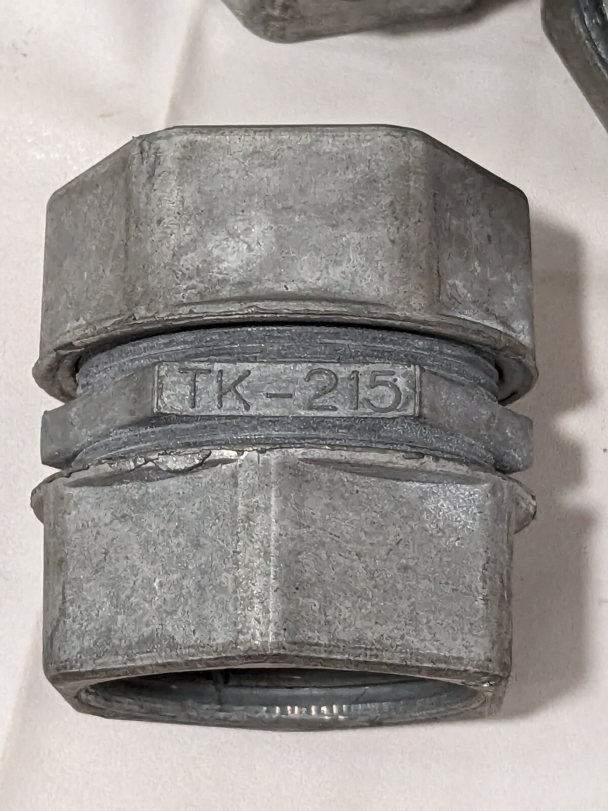 Thomas & Betts 1-1/2" Electrical Tubing Compression Coupling Qty 3 TK-215