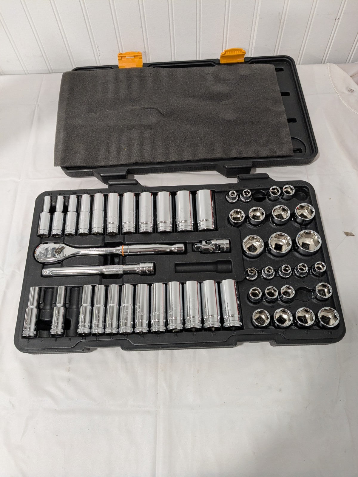 GEARWRENCH Socket Set: Deep Standard, 50 Pc, 3/8" Drive 80550P INCOMPLETE