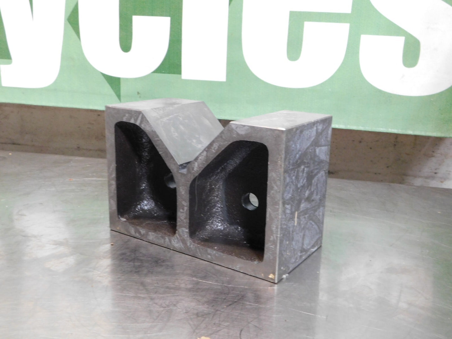Groz Single Cast Iron V-Block 5 Max Cap 90° Angle VB/C/10