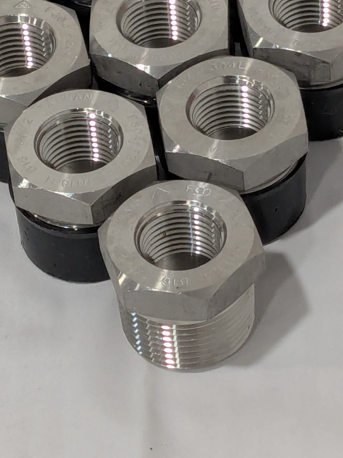 Merit Brass Pipe Bushing: 1 x 1/2", 304 & 304L Stainless Pack of 10 3414D-1608