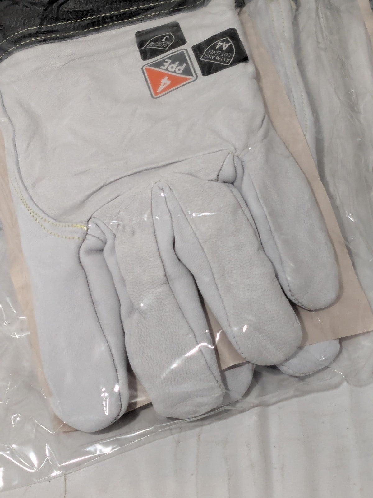 Ironcat Welding Gloves: PiP Sz XL, Leather, 2 Pairs, for TIG 6144/XL