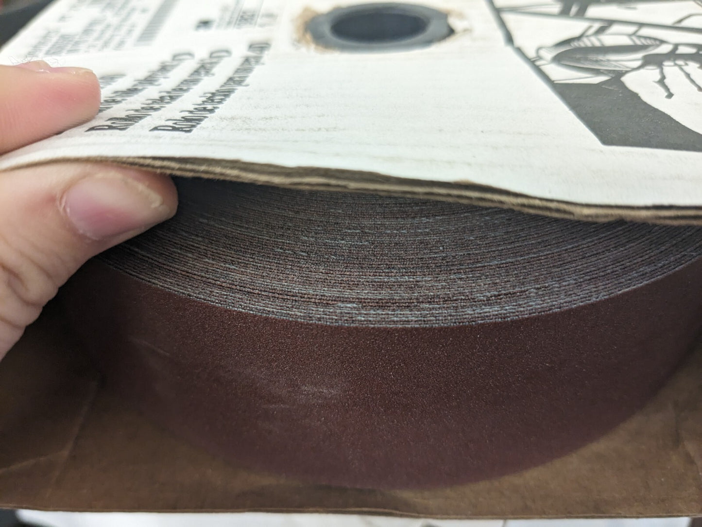 3M 2″ x 50 Yd 120 Grit Aluminum Oxide Shop Roll 7000118541