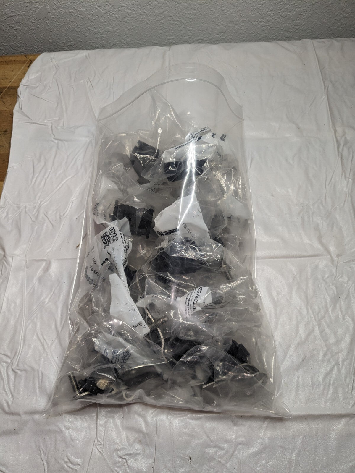 ZSI 3/4″ Pipe, Tube Clamp with Cushion Qty 12 012NS016