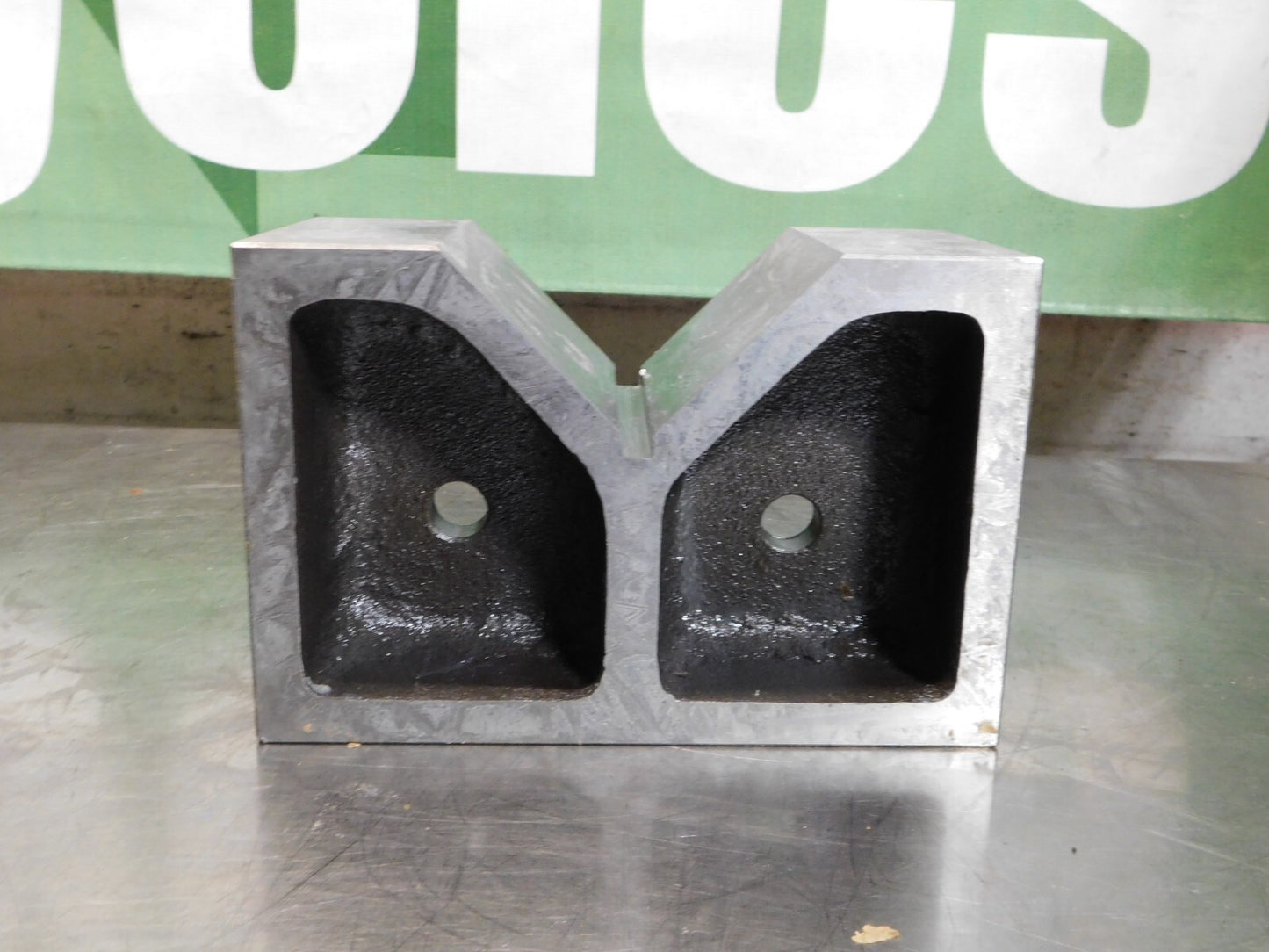 Groz Single Cast Iron V-Block 5 Max Cap 90° Angle VB/C/10