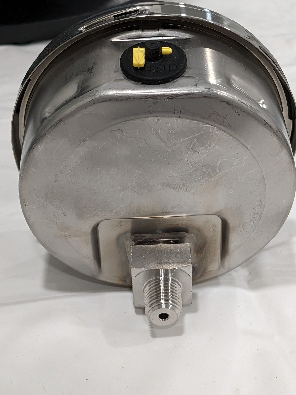 WIKA Pressure Gauge: 4" Dial, 30 psi, 1/2" Thread, Lower Back Mount 98