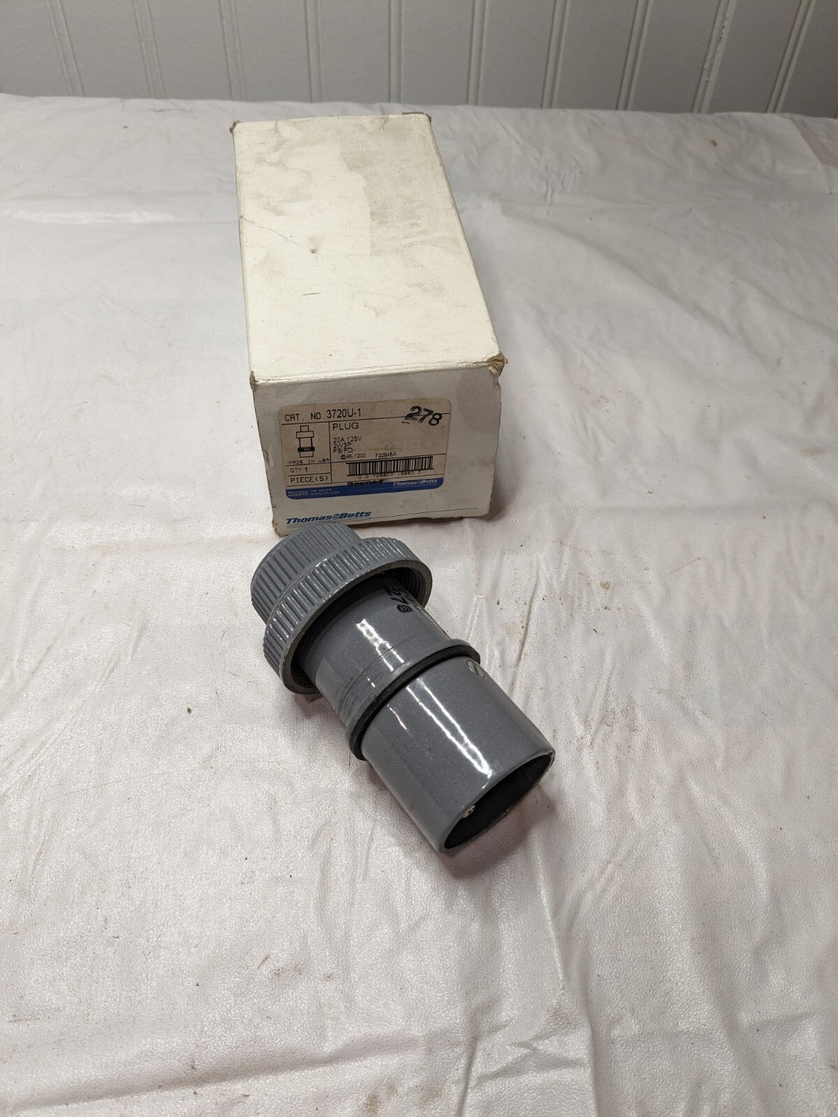 Thomas & Betts Male Connector 20A/125V Plug 3720U-1