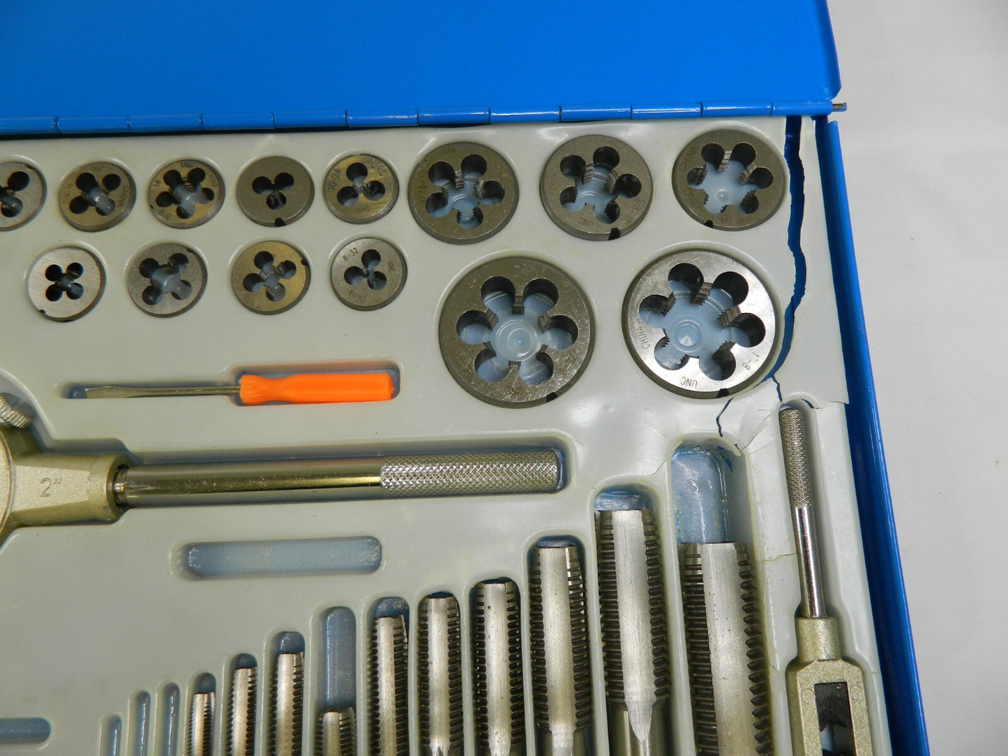Interstate #4-40 to 1-14 Tap, NPT, UNC, UNF, Tap and Die Set INCOMPLETE CCT1569