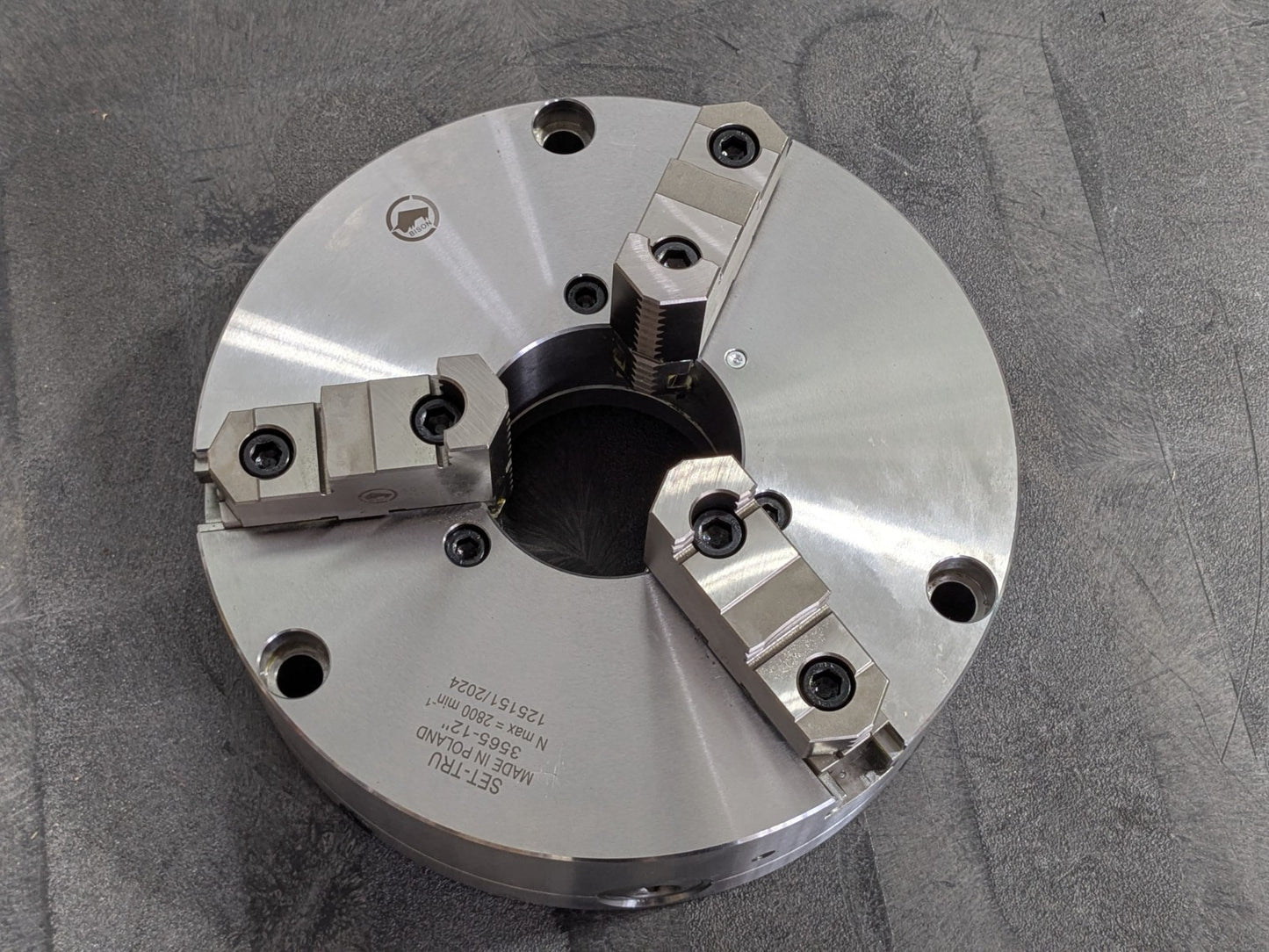 Bison Manual Lathe Chuck 3-Jaw Self Centering 12" Diameter Plain Back 7-866