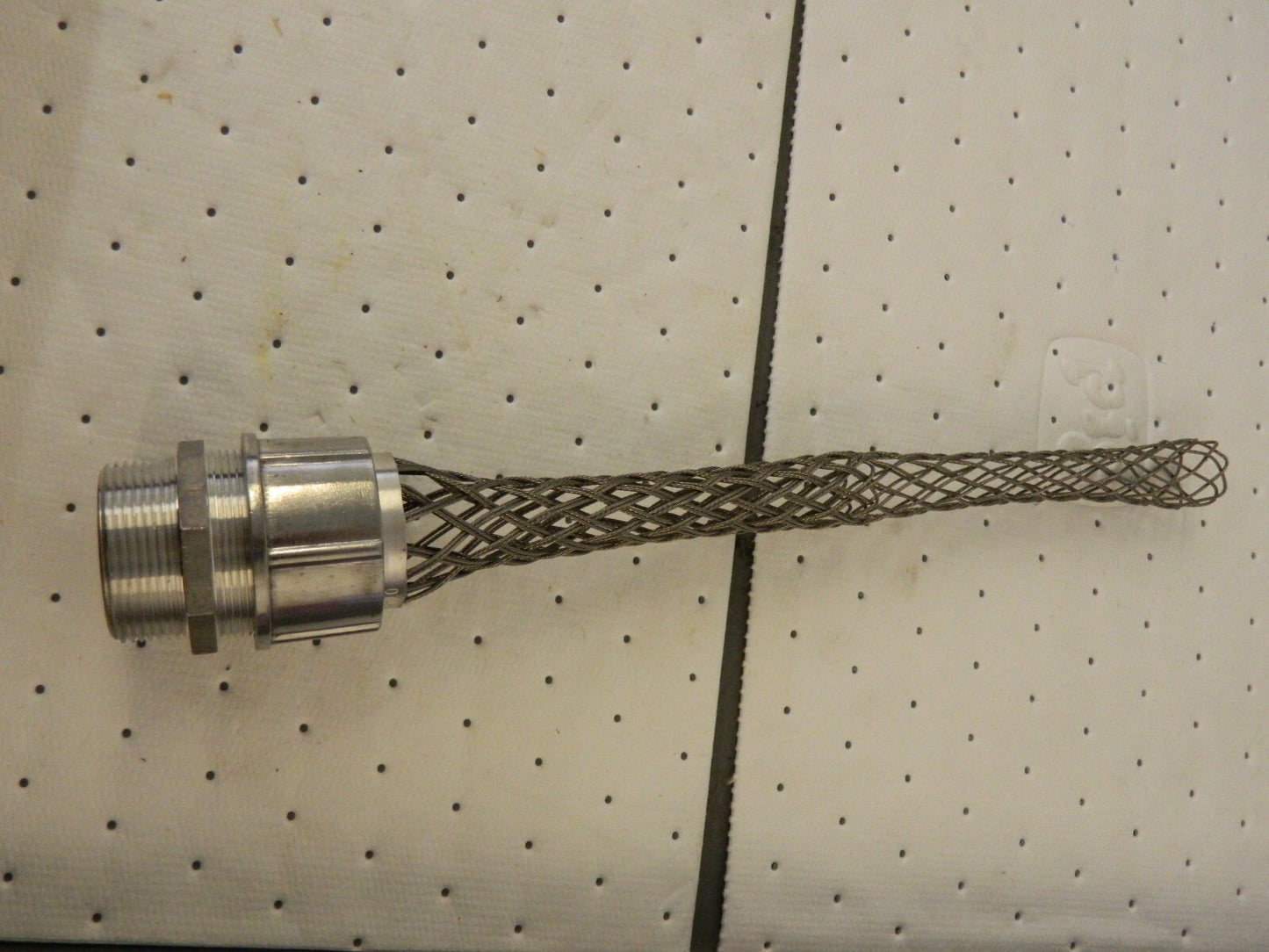 HUBBELL 1.2 to 1.3 Liquidtight Straight Strain Relief Cord Grip 07401032