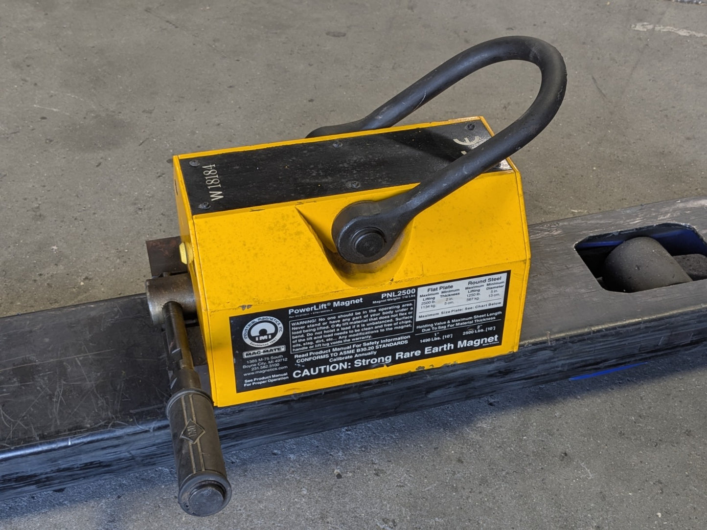 Mag Mate PowerLift Industrial Rare Earth Magnet 2500 lb. Capacity PNL2500