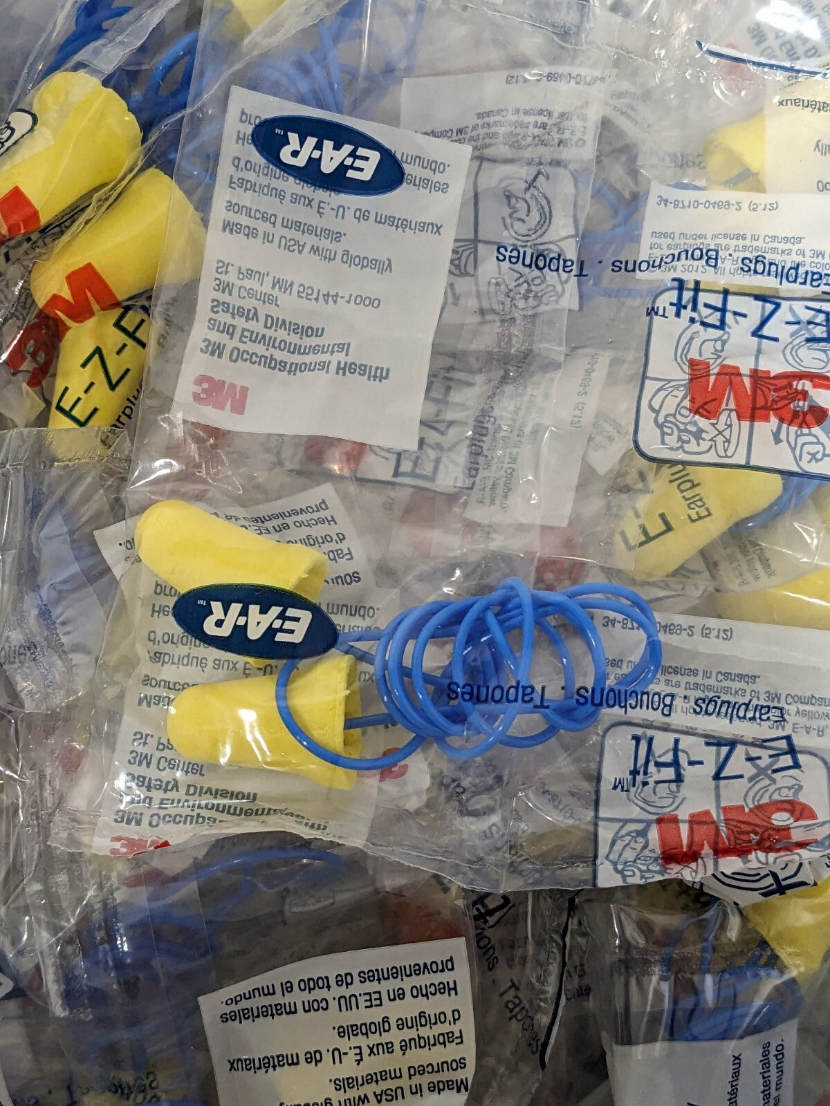 3M Earplugs: 28 dB, Foam, Bell, Roll Down, Approx. 200 Pairs 7100007118