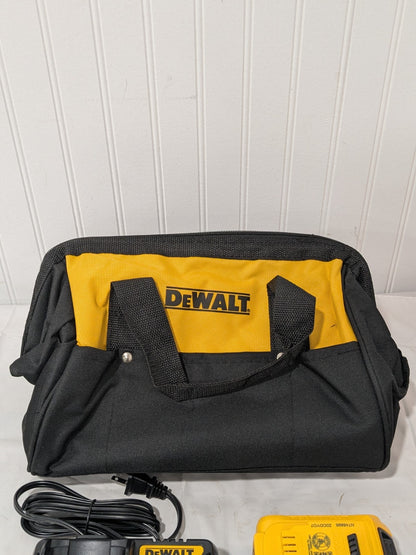 DeWALT 12V MAX/20V MAX 4 Amp Charger & 20V MAX 5Ah Battery W/ Tool Bag