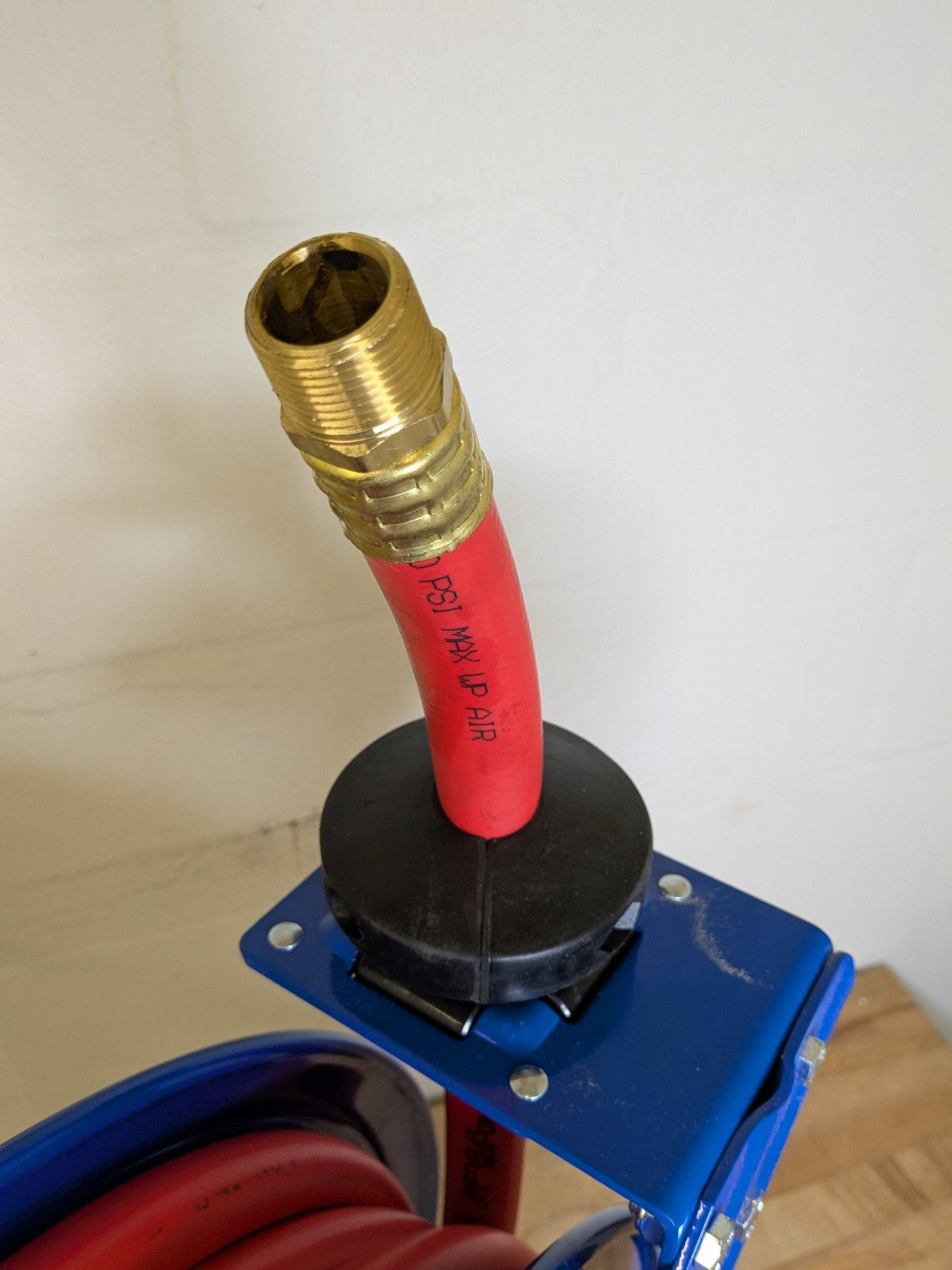 CoxReels Spring Retractable Hose Reel 25 Ft. x 3/4 In. 300 PSI Max. EZ-SH-525