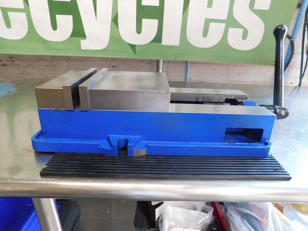 VALUE COLLECTION Machine Vise: 8" Jaw Width 8" Jaw Opening Horizontal 428-7280