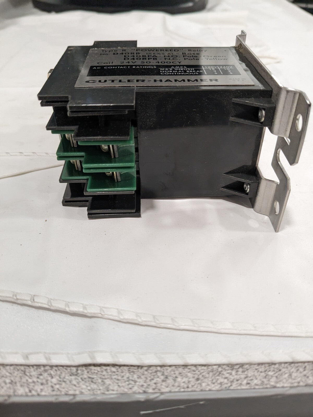 Cutler-Hammer Type R "Powerfeed" Relay 24V 50-400CY D40RB