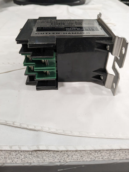 Cutler-Hammer Type R "Powerfeed" Relay 24V 50-400CY D40RB