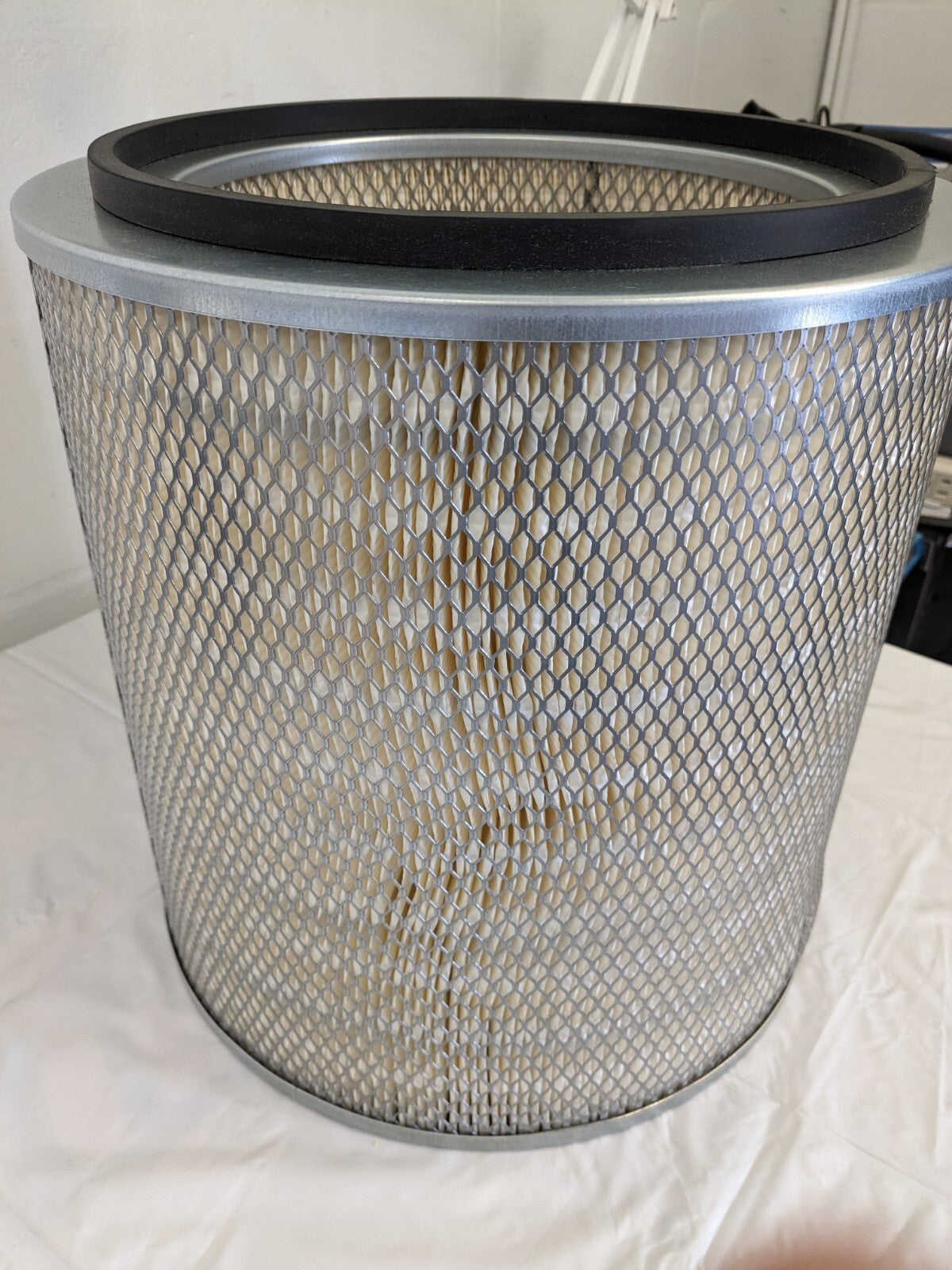BALDWIN Automotive Air Filter: 14 1/2" Ht, 13 25/32" Wd, 14 1/2"