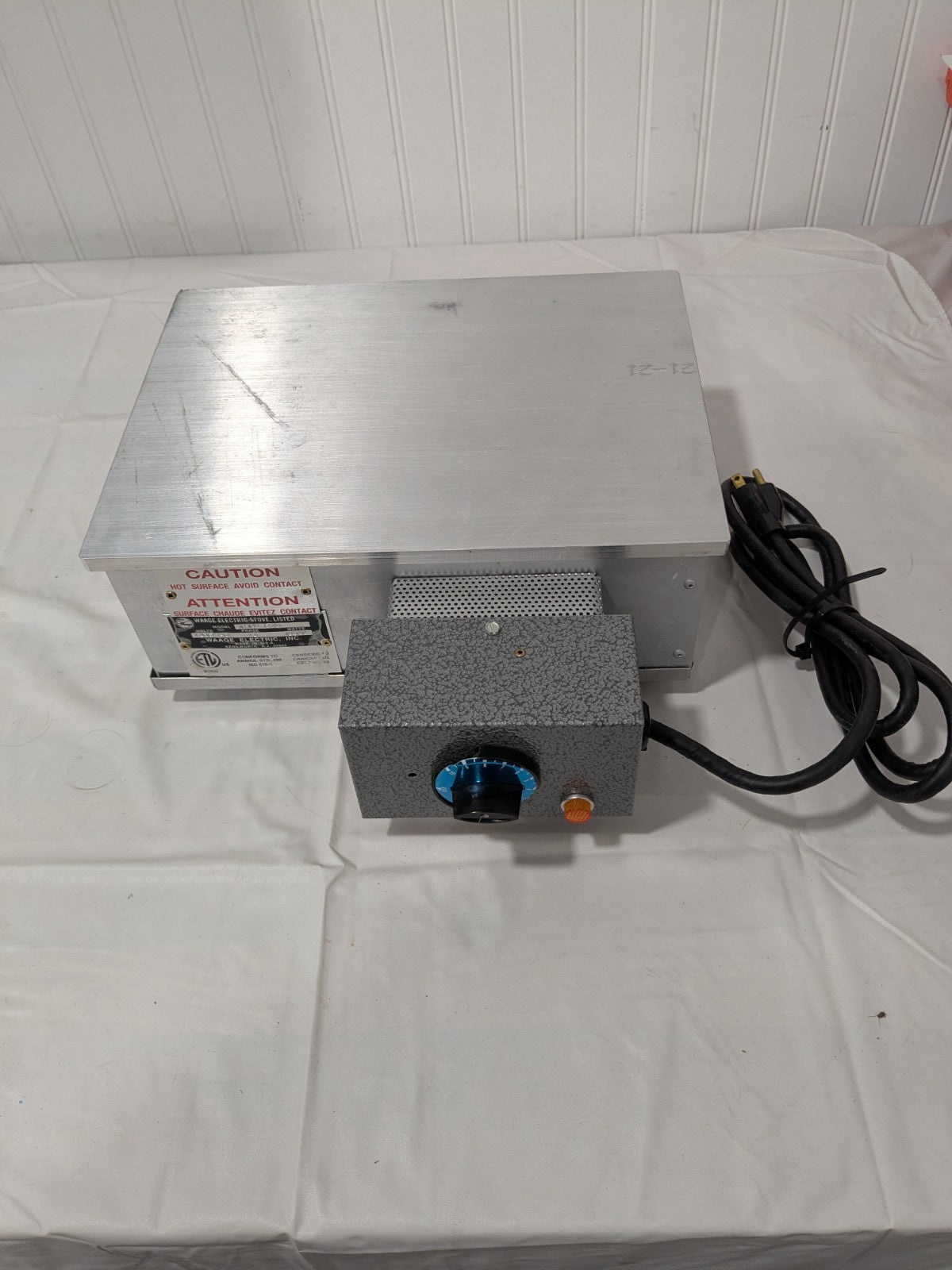 WAAGE Hot Plate 12" Long x 12 Wide x 6" High, 115 Volt 1212-5-1 DAMAGED KNOB