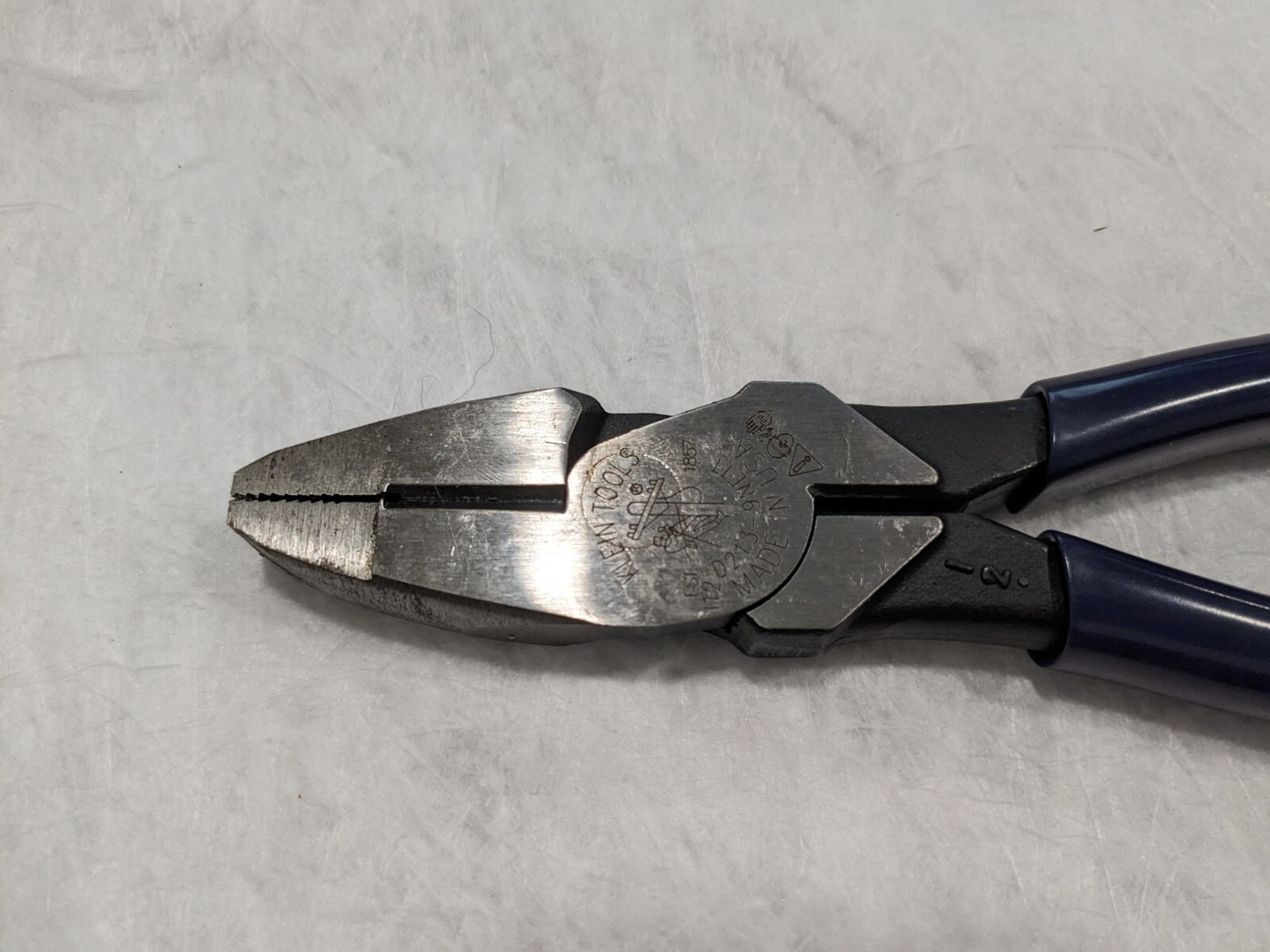 KLEIN TOOLS 9-3/8" OAL, 12 AWG Capacity, Standard Lineman's D213-9NETT