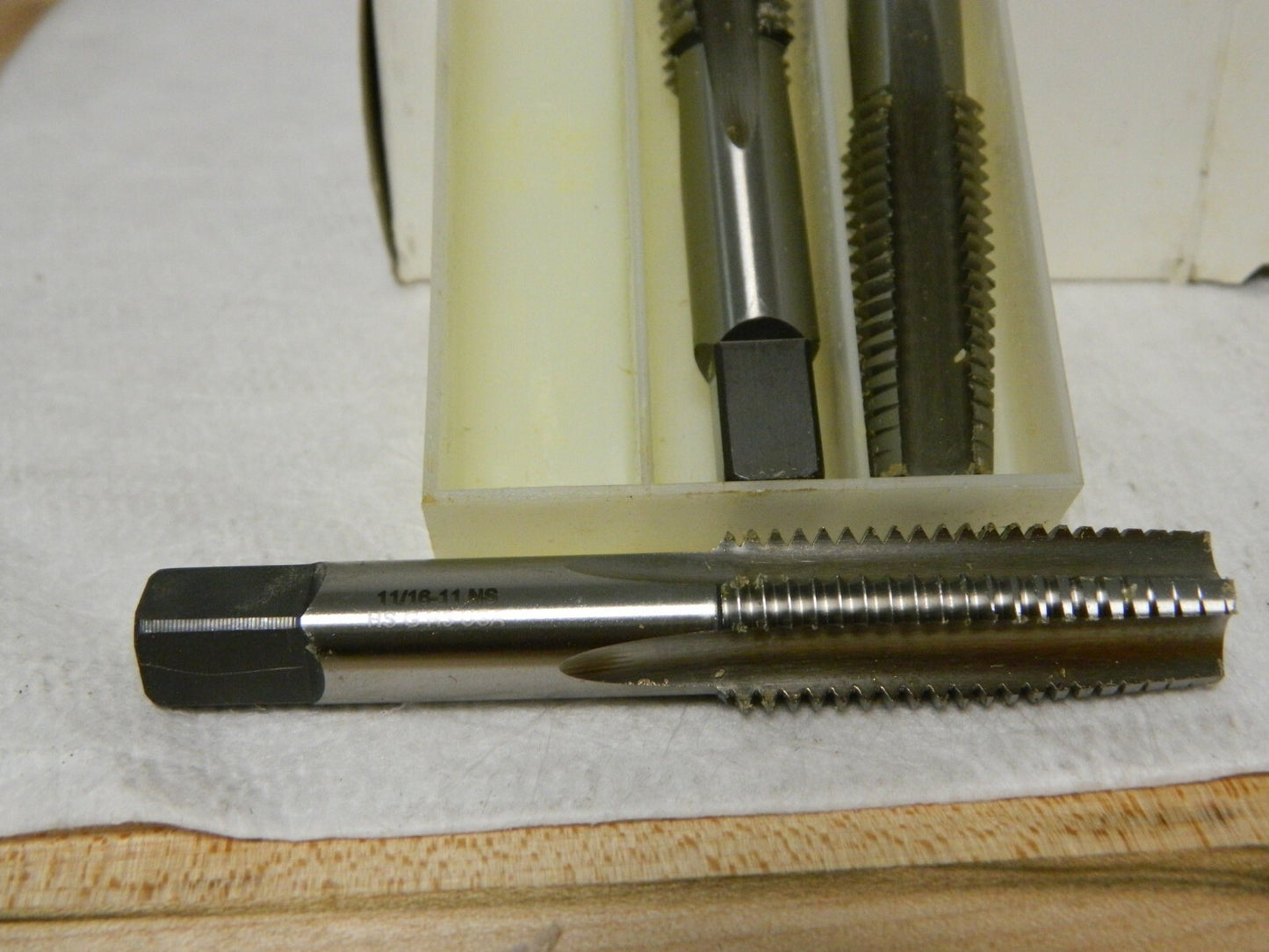 Hertel Hand Tap 11/16-11 UNS H3 4FL HSS Straight Flute QTY 3 02385136