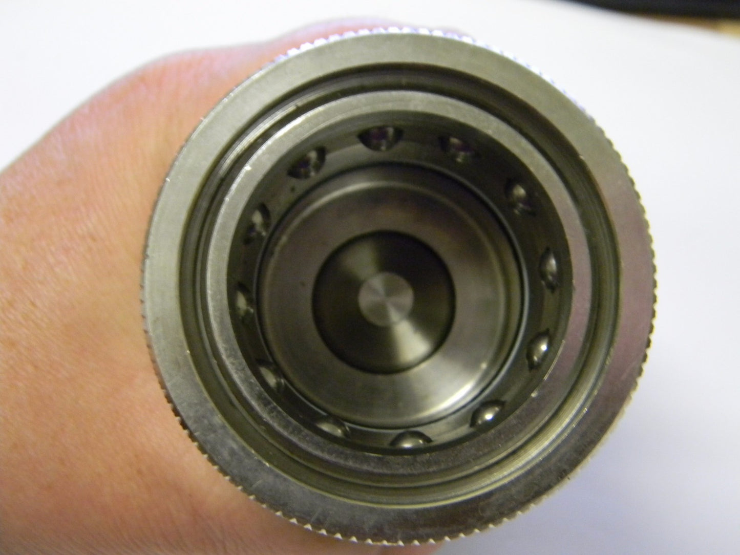 Snap-Tite Coupler 1" x 1" NPTF-Buna Interchange Stainless Steel SS72C1