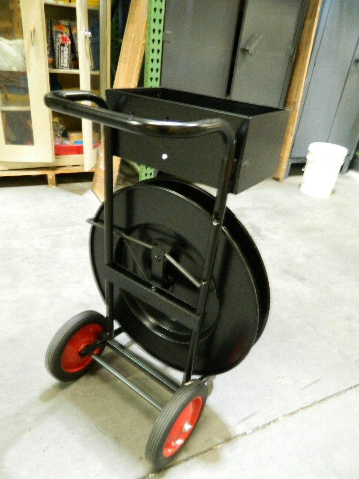 Pro-Grade Oscillated Coil Dispenser For Up to 3/4" Strapping 01700996