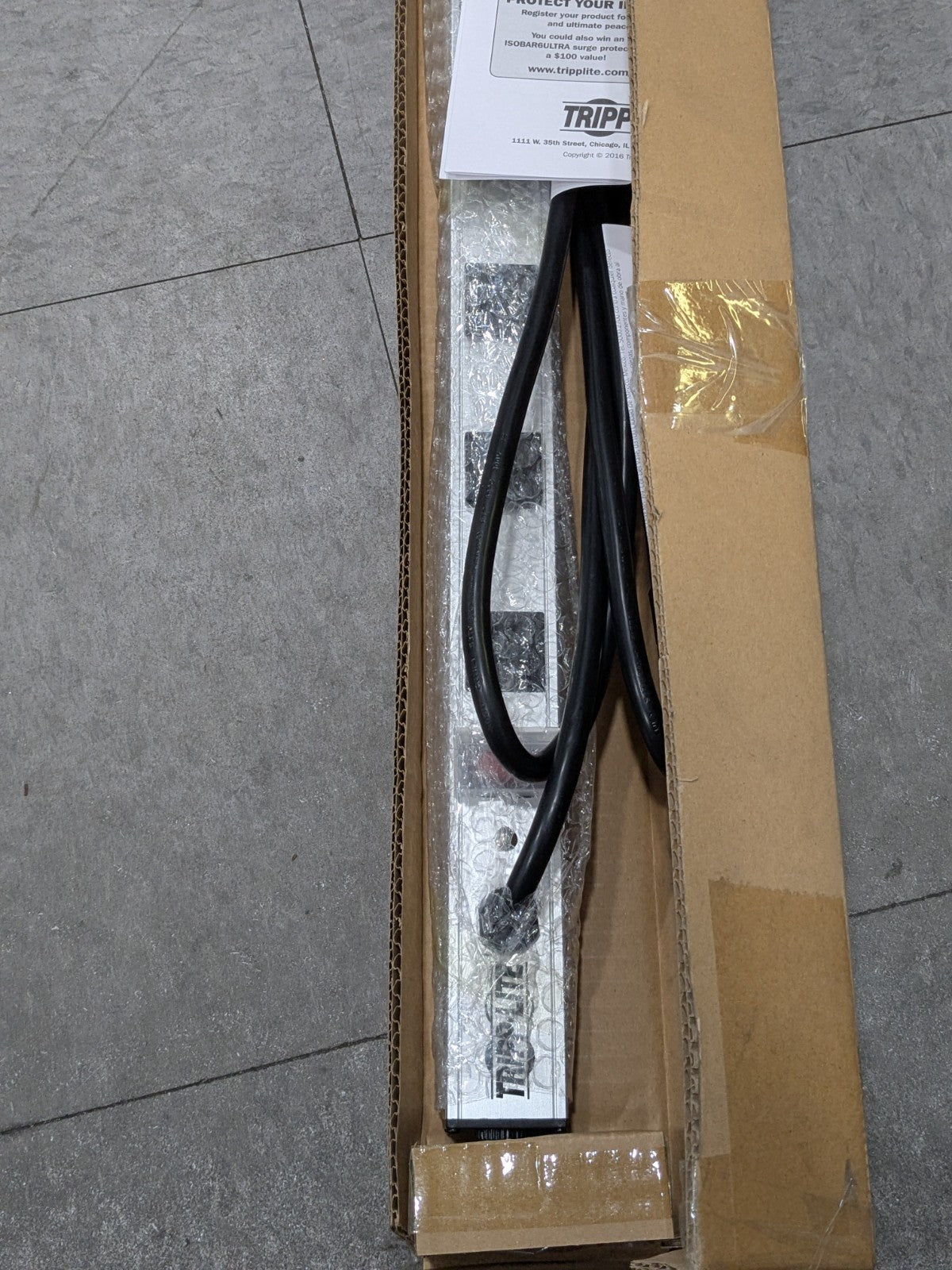 TRIPP-LITE 12 Outlets 120 Volts 15 Amps 15' Cord Power Outlet Strip PS3612