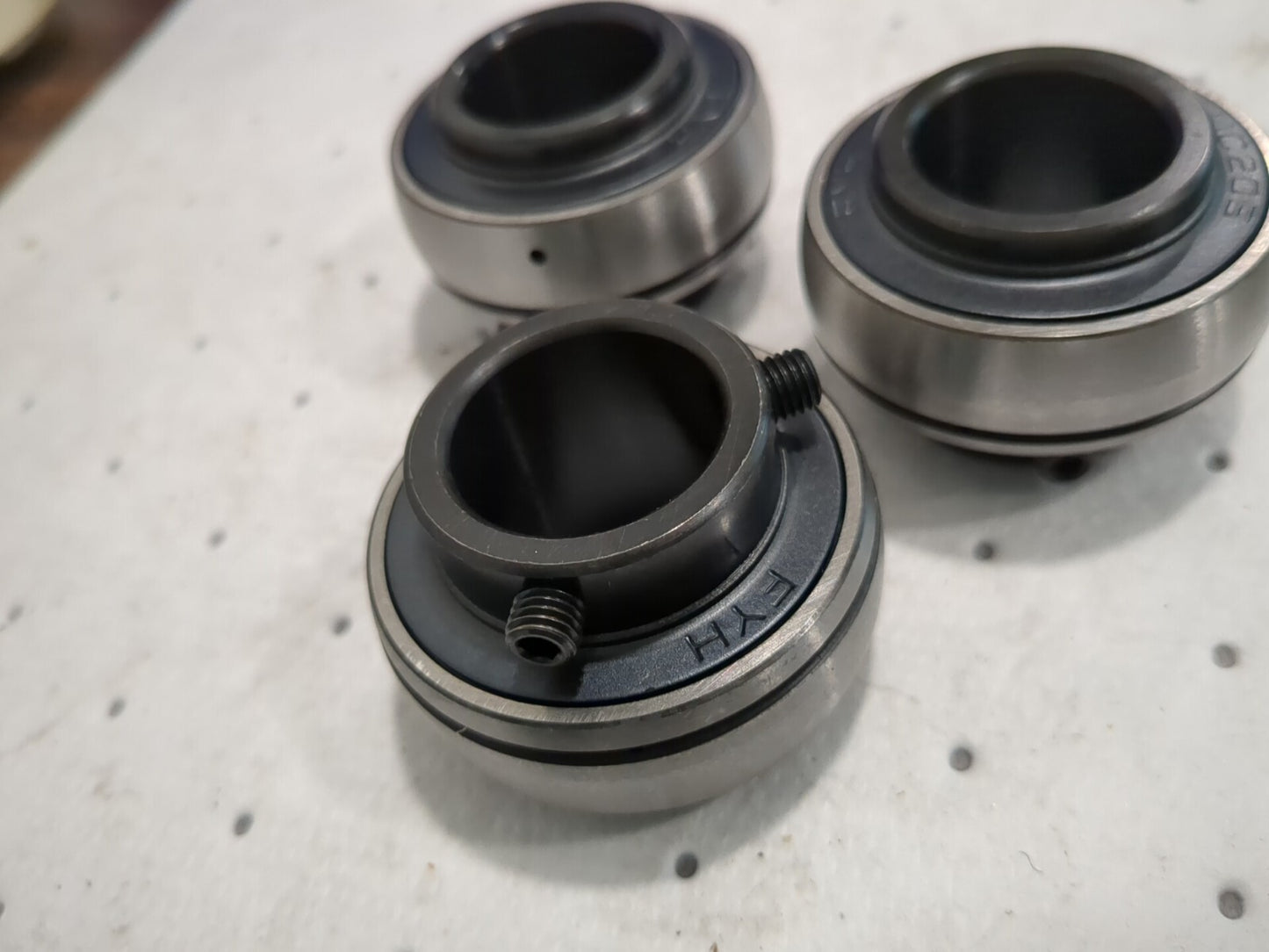 3pk of Insert Bearings Race Width 0.6693in Static Load Capacity 740.0 UC20516G5X