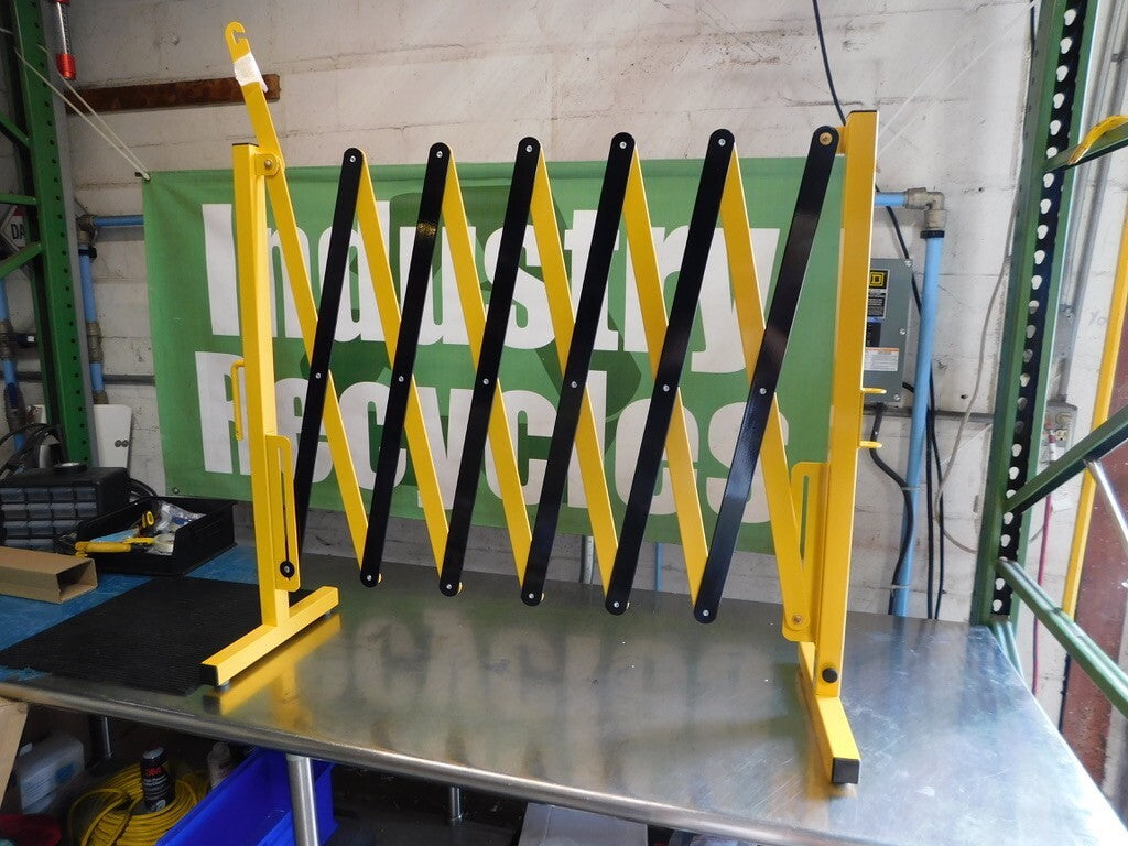Versa-Guard Folding Barricade: 37" High, 11' Wide VG-1000