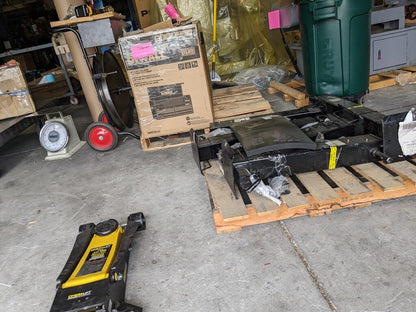 OMEGA LIFT EQUIPMENT 3.5 Ton Capacity Service Floor Jack 29038