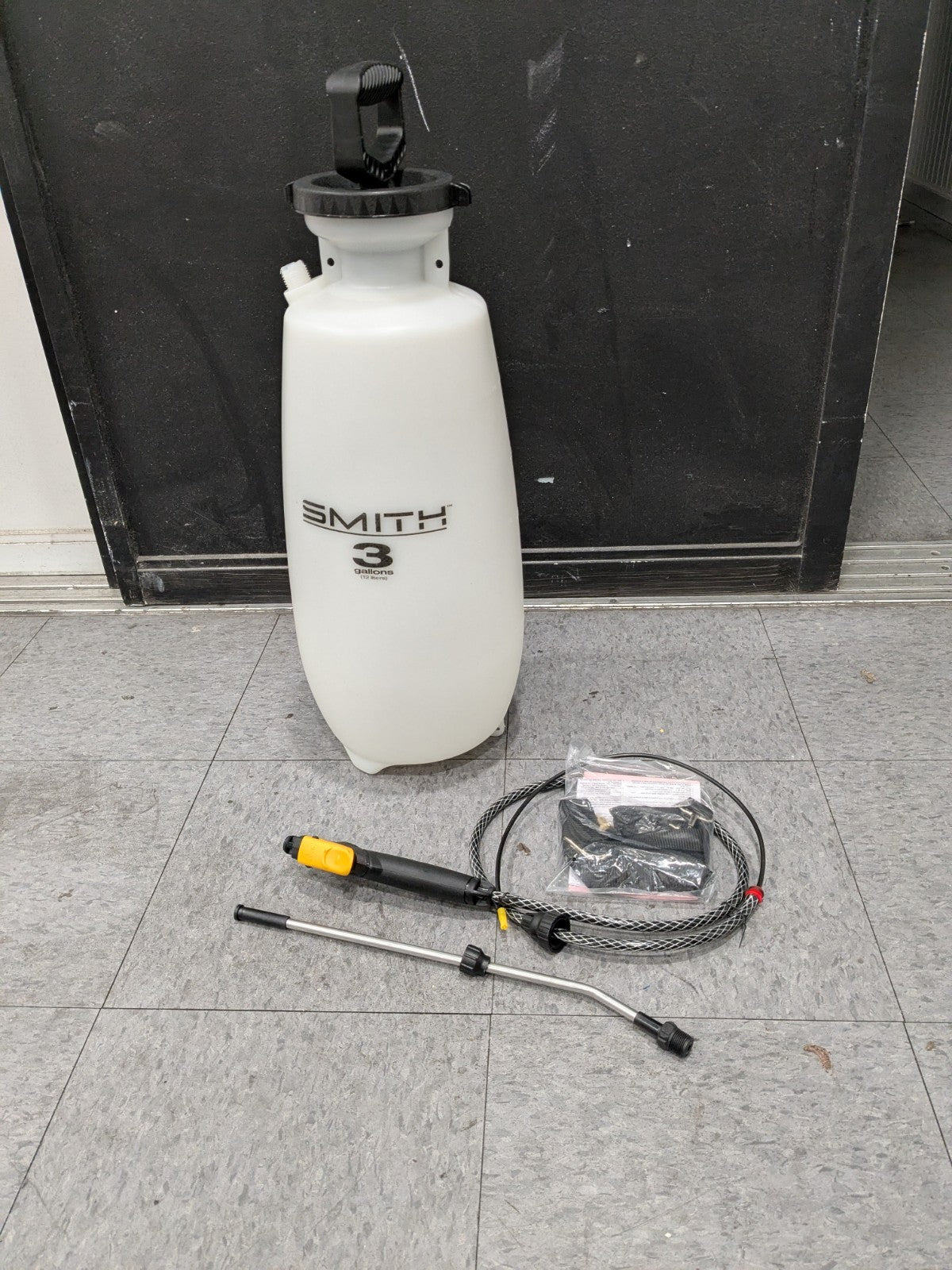 Smith 3 Gal Chemical Safe Garden Hand Sprayer 190365